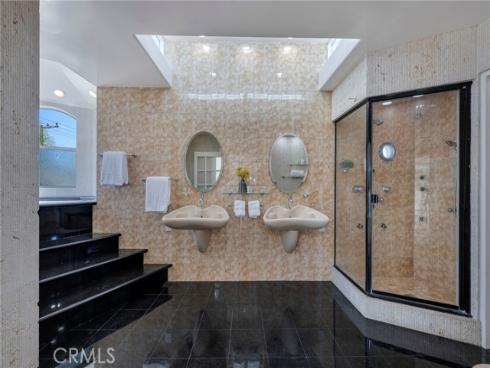 755 E Sunny Hills Rd , Fullerton, CA