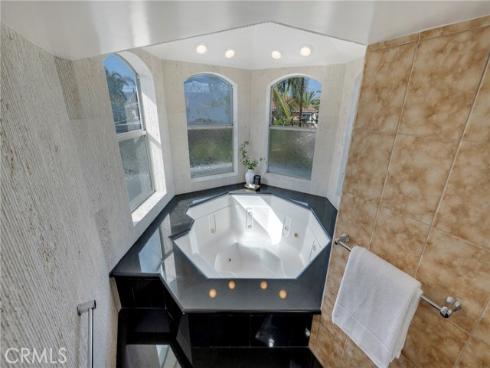 755 E Sunny Hills Rd , Fullerton, CA