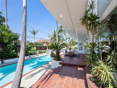 755 E Sunny Hills Rd , Fullerton, CA