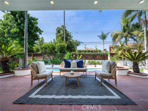 755 E Sunny Hills Rd , Fullerton, CA