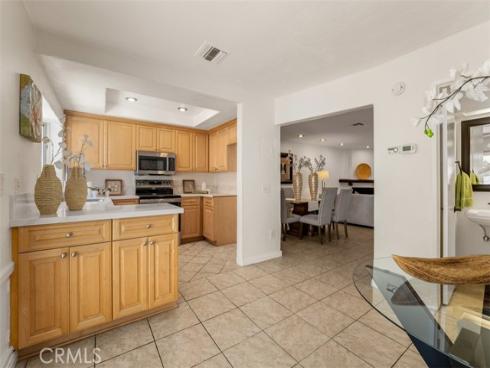 3733 N Harbor 14 Boulevard, Fullerton, CA