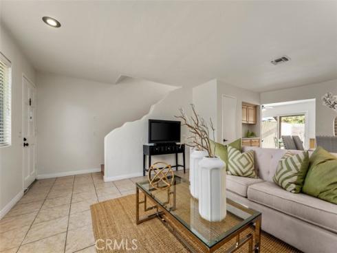 3733 N Harbor 14 Boulevard, Fullerton, CA