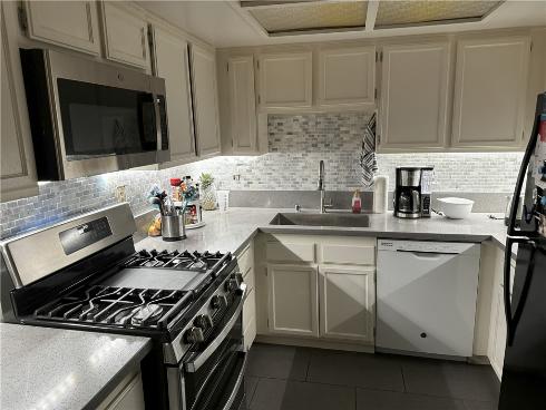 2380 W Orangethorpe  14  Avenue, Fullerton, CA