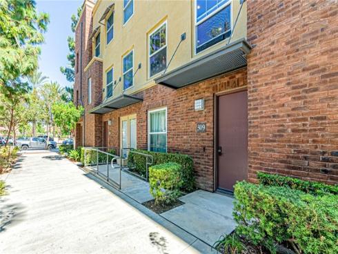 309  Metro   Court, Fullerton, CA
