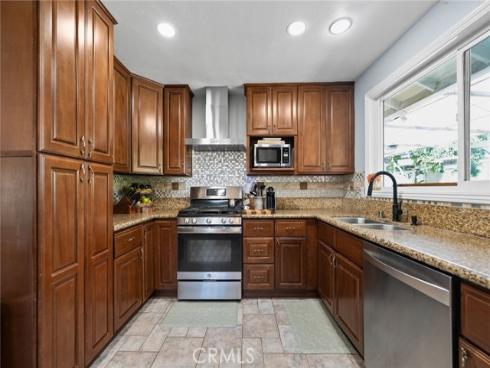 1425 W Woodcrest   Avenue, Fullerton, CA