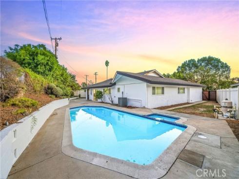 830  Delphine   Place, Fullerton, CA