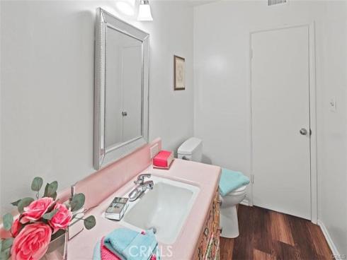 1360  Shadow  G  Lane, Fullerton, CA