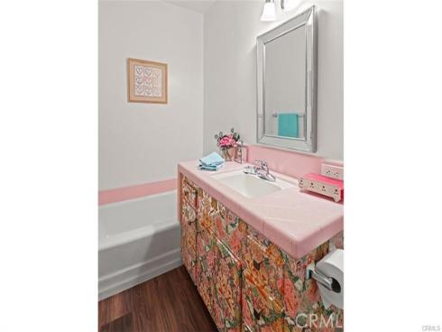 1360  Shadow  G  Lane, Fullerton, CA