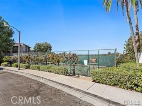 1360  Shadow  G  Lane, Fullerton, CA