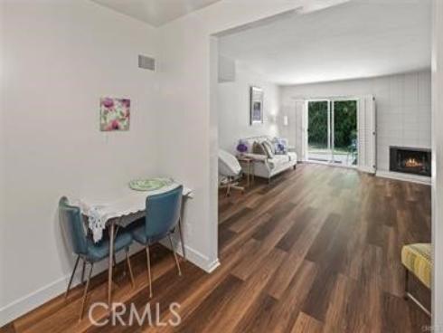 1360  Shadow  G  Lane, Fullerton, CA