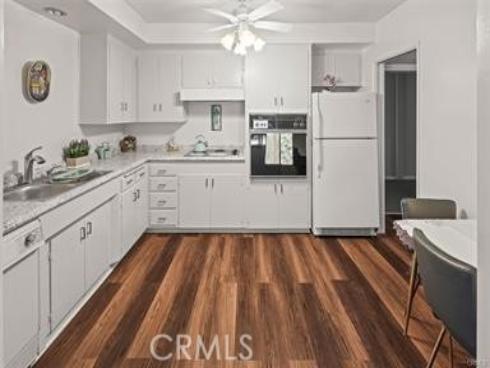 1360  Shadow  G  Lane, Fullerton, CA