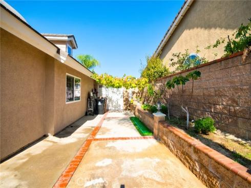 1860  Brooke  , Fullerton, CA