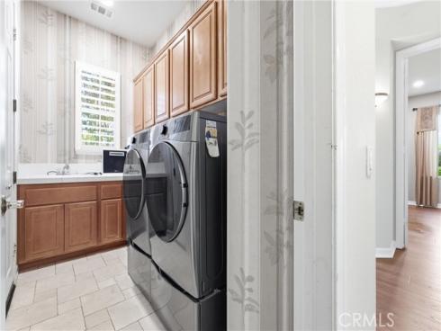 2588  Nixon   Way, Fullerton, CA