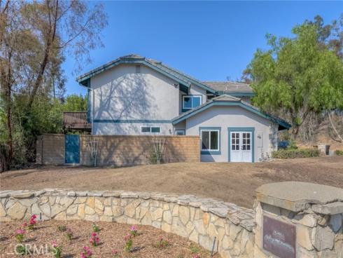 2690  Camino Del Sol  , Fullerton, CA