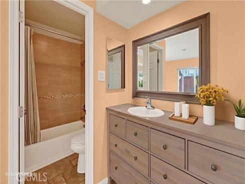 400 N Acacia  D16 , Fullerton, CA