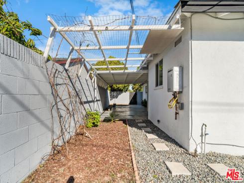 801 S Courtney Avenue, Fullerton, CA