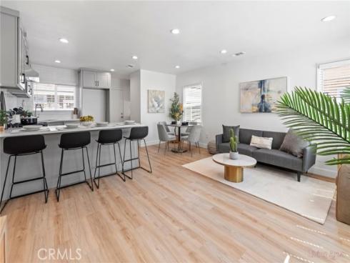 128 S. Citrus Avenue