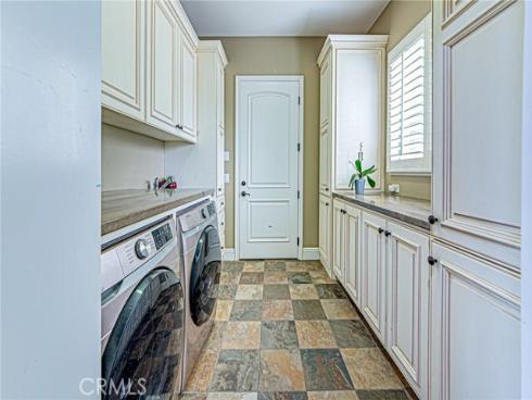 1241 W Valencia Mesa  , Fullerton, CA