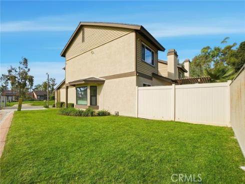 2337  Grandwood  , Fullerton, CA