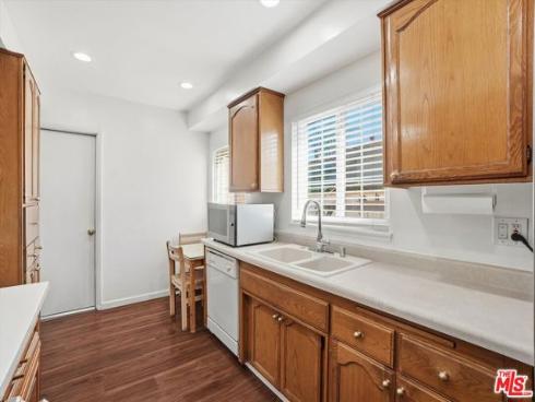 1412 W Baker Avenue, Fullerton, CA