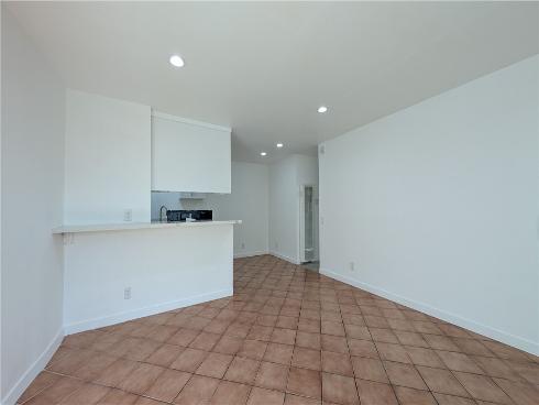 1422  Peckham  A , Fullerton, CA