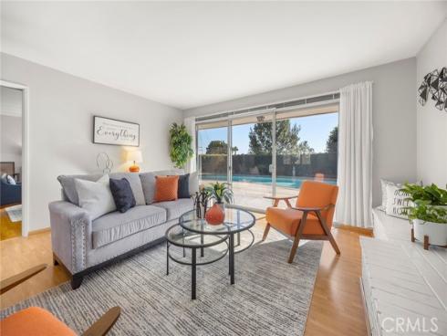 712  Toussau  , Fullerton, CA