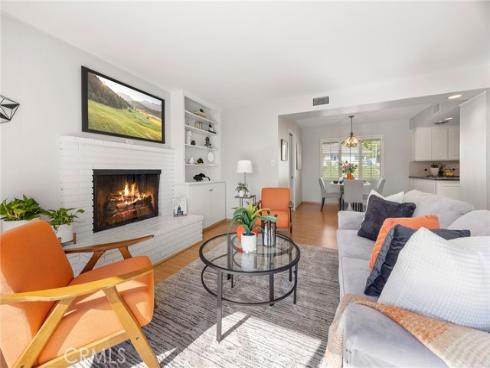 712  Toussau  , Fullerton, CA