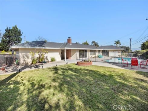 712  Toussau  , Fullerton, CA