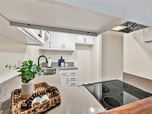 3062 Associated 1 , Fullerton, CA