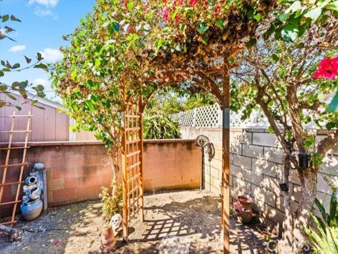 2009 W Oak , Fullerton, CA