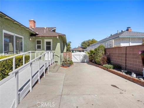 1836 W Southgate  , Fullerton, CA