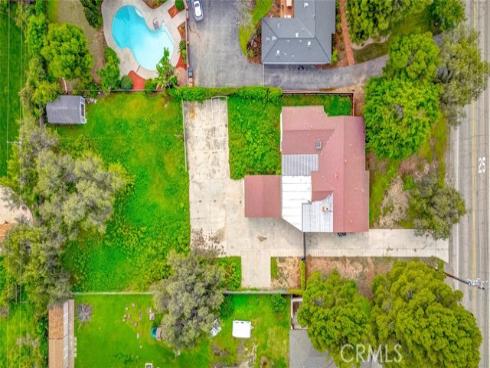 910 W. Valencia Mesa