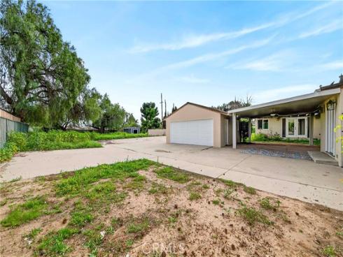 910 W Valencia Mesa  , Fullerton, CA