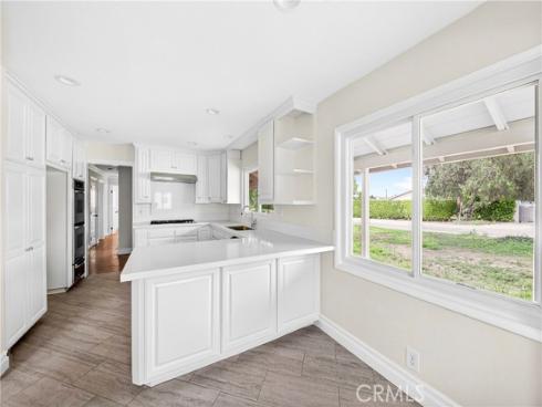 910 W Valencia Mesa  , Fullerton, CA