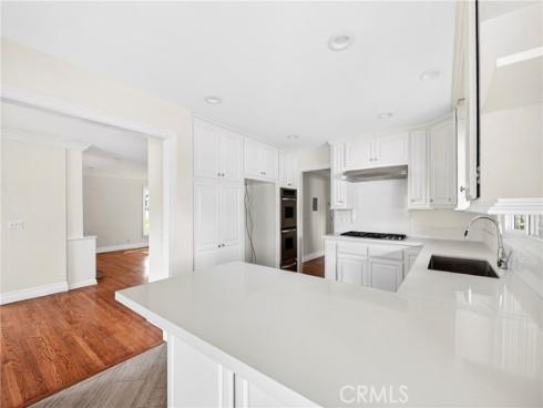 910 W Valencia Mesa  , Fullerton, CA