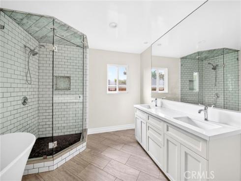 910 W Valencia Mesa  , Fullerton, CA