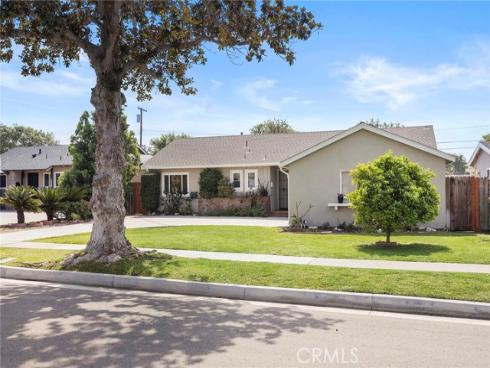 804  E Glenwood  , Fullerton, CA