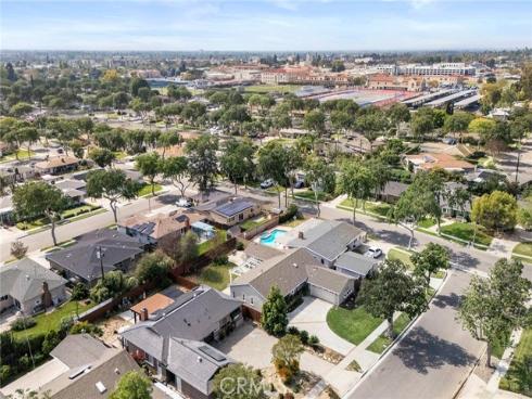 804  E Glenwood  , Fullerton, CA