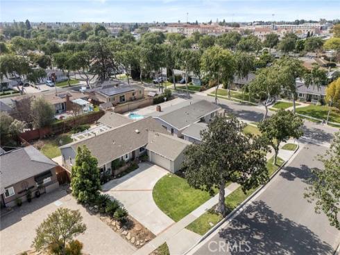 804  E Glenwood  , Fullerton, CA