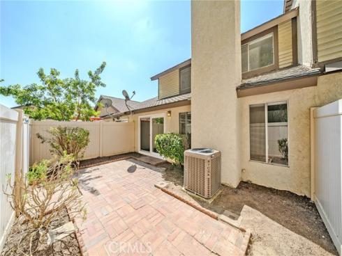 2440  Applewood  , Fullerton, CA