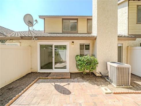 2440  Applewood  , Fullerton, CA