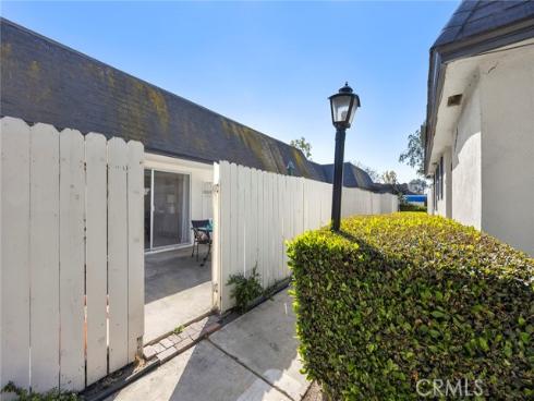 1330  Victoria  C , Fullerton, CA