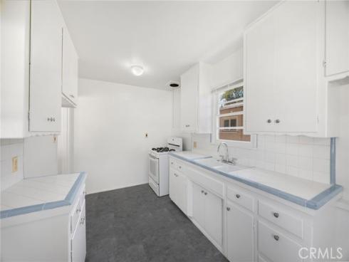 1001  Nutwood  , Fullerton, CA