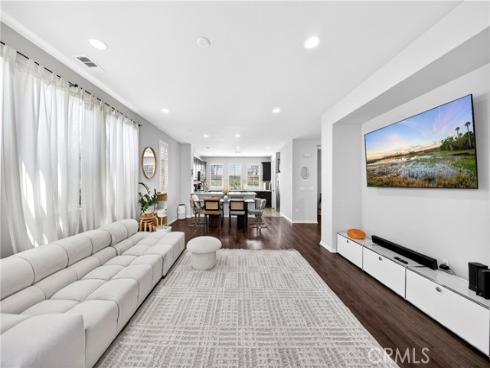 1021  Mandarin  , Fullerton, CA