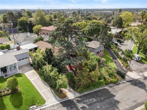 704  Grandview  , Fullerton, CA