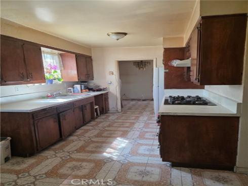 618 W Orangethorpe , Fullerton, CA