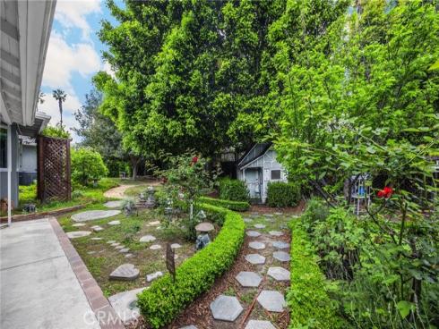 419 E Sunny Hills   Road, Fullerton, CA