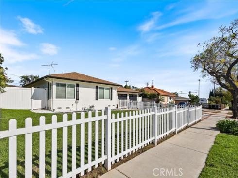 812 N Euclid  , Fullerton, CA