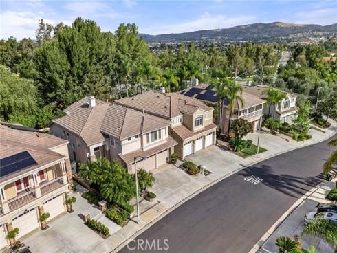 2565  Brennen   Way, Fullerton, CA