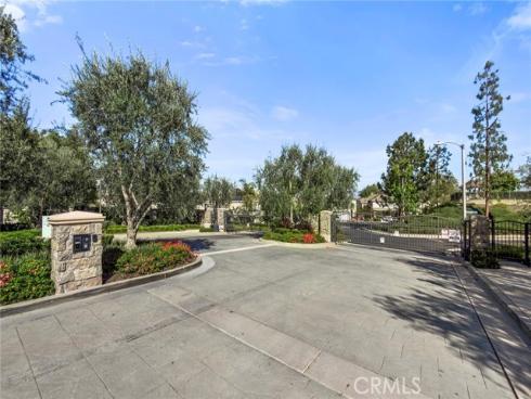 2565  Brennen   Way, Fullerton, CA